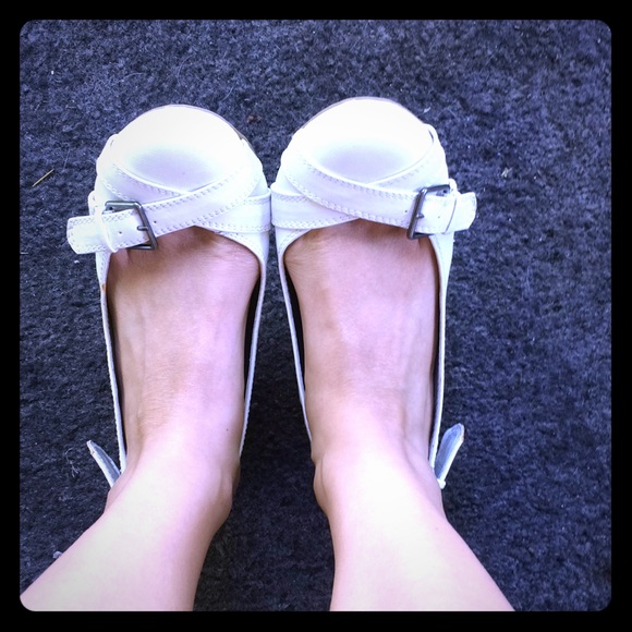 Beautiful white wedge shoes - Picture 2 of 8